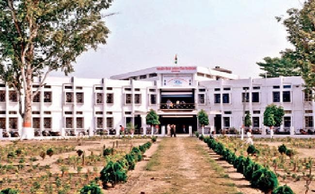 राजभवन ने पूछा सबसे कम समय देनेवाले शिक्षक का नाम, कॉलेजों में बॉयोमेट्रिक सिस्टम 15 तक लगाने का निर्देश