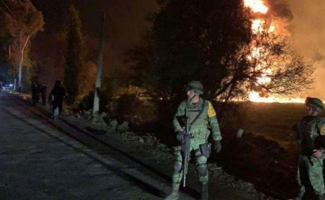 मेक्सिको में तेल पाइपलाइन में आग लगने से 66 लोगों की मौत