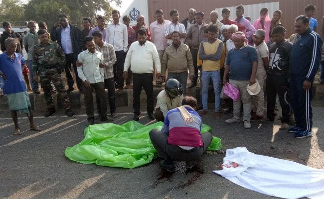 गोमो के पास NH2 पर सड़क हादसे में पुरोहित की मौत