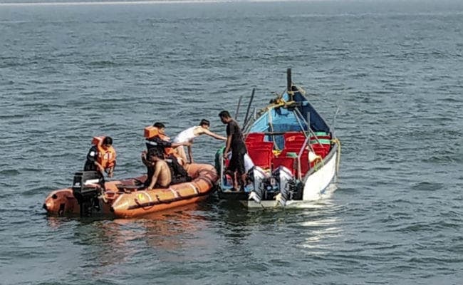 कर्नाटक में नौका डूबने से आठ की मौत