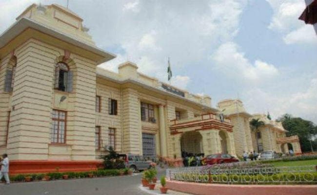 विधानमंडल के बजट सत्र में पेश होगा विधेयक, बिहार में गरीब सवर्णों को 10% आरक्षण अगले माह से