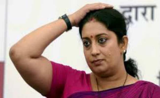 कोलकाता : रोशनी कम होने के कारण सिउड़ी नहीं पहुंचा भाजपा का हेलीकॉप्टर, रद्द हुई स्मृति ईरानी की सभा