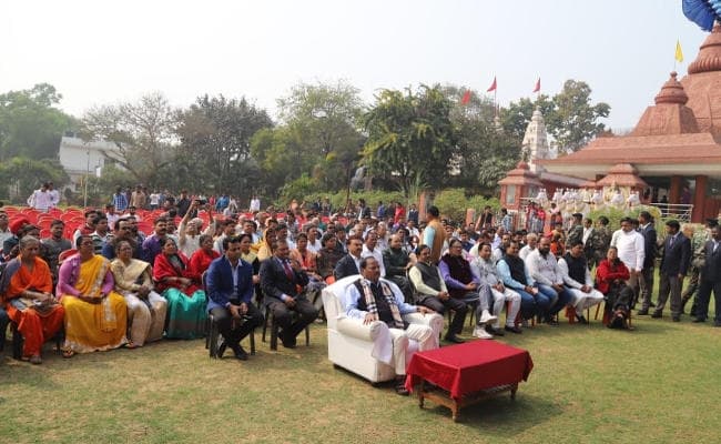 रघुवर दास ने जमशेदपुर में सुनी ‘मन की बात’, बोले : आम जन के मन को स्पर्श करके देश को संबोधित करते हैं प्रधानमंत्री मोदी