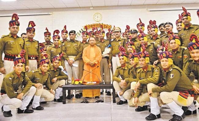 बिहार के जवान को उत्तर प्रदेश के मुख्यमंत्री योगी आदित्यनाथ ने किया सम्मानित, ...जानें कौन है जवान?