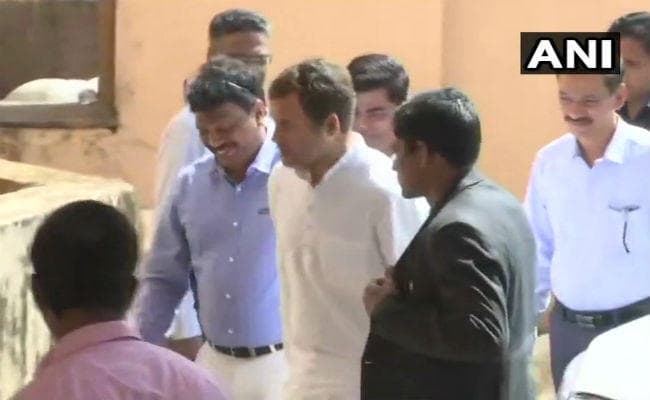 मनोहर पर्रिकर से मिले राहुल गांधी, जाना तबीयत का हाल