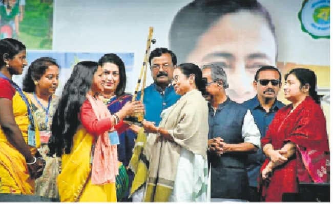 पानागढ़ : बंगाल में घर-घर सरस्वती पूजा, इस्तीफा दें शाह