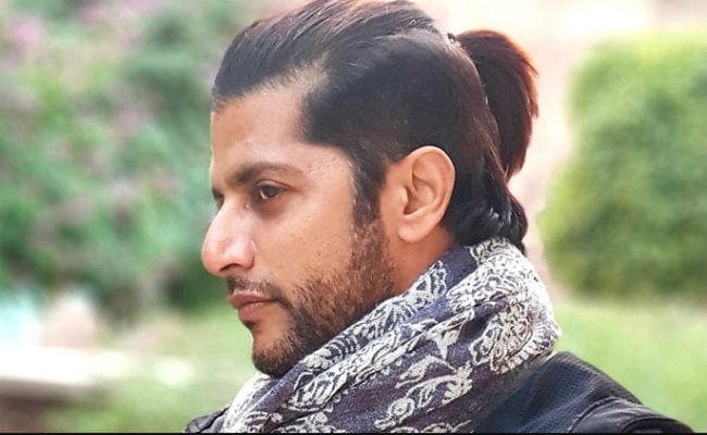 इस वजह से मास्को एयरपोर्ट में फंसे बिग बॉस के पूर्व कंटेस्टेंट करणवीर बोहरा