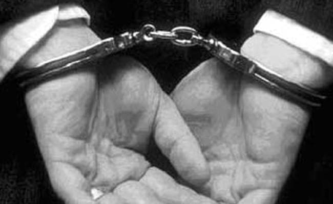 अमेरिका में आठ भारतीय गिरफ्तार, विदेशियों को गैरकानूनी रूप से अमेरिका में बने रहने में करते थे मदद