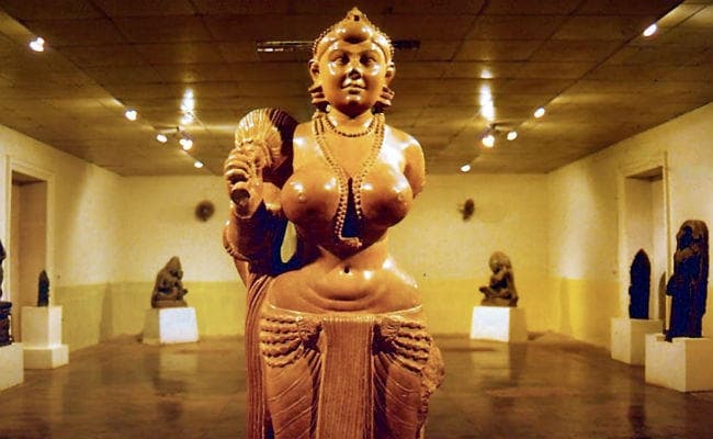 बलुआ प्रस्तर-खंड दीदारगंज की यक्षी के बहाने स्त्री विमर्श