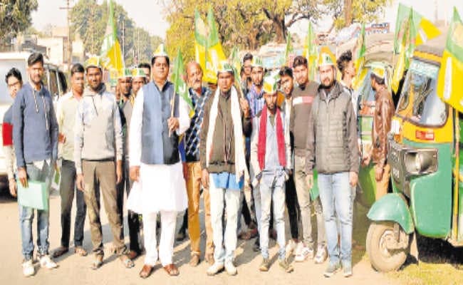 बोकारो : वेज रिवीजन व पेंशन को लेकर झाविमो का हस्ताक्षर अभियान