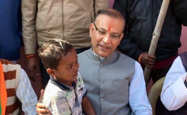 पिता यशवंत ने की बजट की अलोचना, बोले पुत्र जयंत- हमारे बीच नहीं होती राजनीतिक चर्चा, वो भी मेरे वोटर