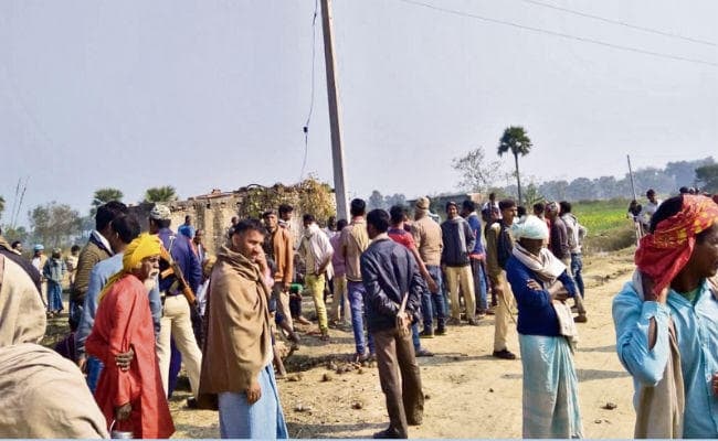 नवादा : रंगदारी नहीं देने पर पहले गोली मार कर दी हत्या, फिर सिर काट ले गये अपराधी