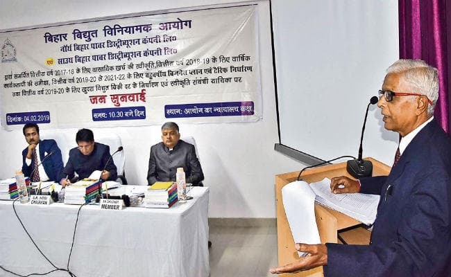 पटना : ट्रांसमिशन लॉस कम करके किसानों को मुफ्त दें बिजली