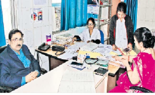 जमशेदपुर : ट्यूमर के ऑपरेशन को तीन माह से परेशान, अस्पताल ने कहा- बेड नहीं