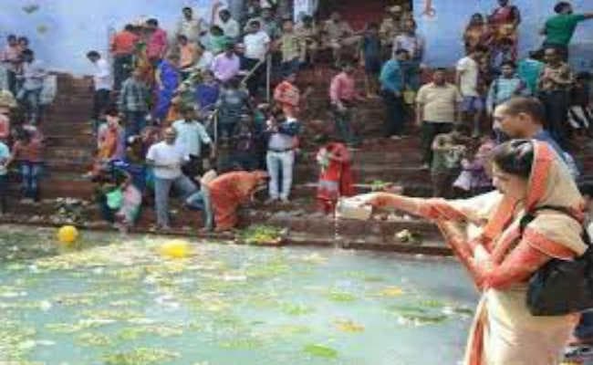 गया : मौनी अमावस्या पर सैकड़ों तीर्थयात्रियों ने किया पिंडदान