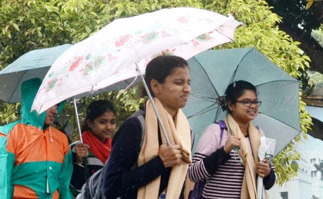 बिहार के कई इलाकों में हुई बारिश, ओले गिरे, शनिवार को भी रिमझिम बारिश की संभावना