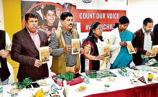 रांची : बच्चों ने खुद से तैयार की घोषणा पत्र, नेताओं को सौंपा