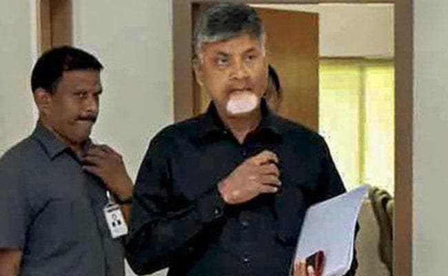 बेटे का नाम लेने पर चंद्रबाबू का मोदी पर पलटवार, कहा - आपने तो अपनी पत्नी को छोड़ दिया