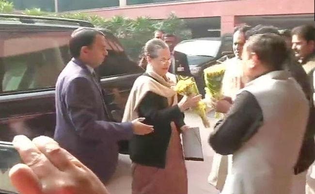 सोनिया गांधी ने मोदी को ”ब्लफमास्टर” बताया, राफेल पर फिर प्रेस कॉन्फ्रेंस करेंगे राहुल सोनिया गांधी ने मोदी को ”ब्लफमास्टर” बताया, राफेल पर फिर प्रेस कॉन्फ्रेंस करेंगे राहुल