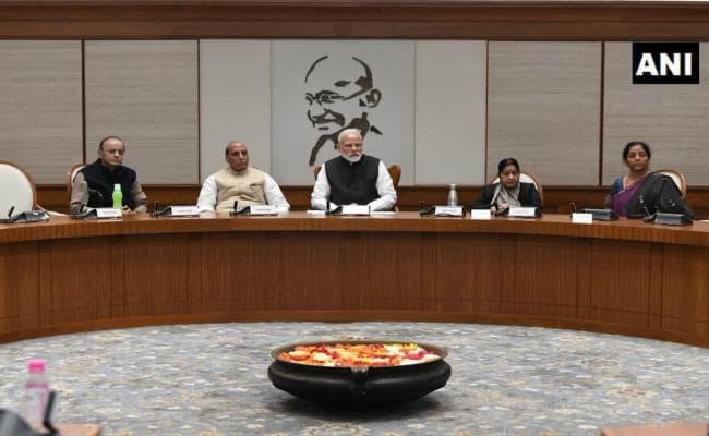 #PulwamaAttack : पीएम मोदी की अध्यक्षता में CCS की बैठक खत्म, अरुण जेटली ने कहा गुनहगार और मददगार नहीं बचेंगे #PulwamaAttack : पीएम मोदी की अध्यक्षता में CCS की बैठक खत्म, अरुण जेटली ने कहा गुनहगार और मददगार नहीं बचेंगे