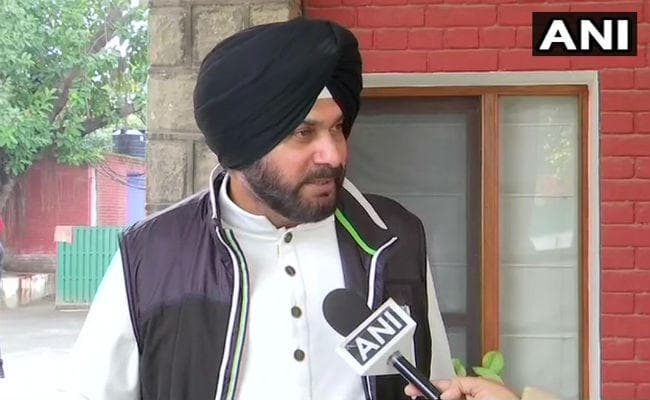 पुलवामा आतंकी हमले पर बोले नवजोत सिंह सिद्धू- बातचीत से समस्या का हल होगा, गालियों से नहीं