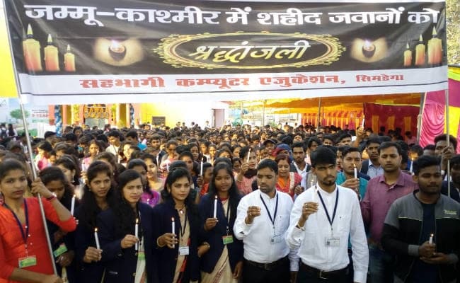 पुलवामा आतंकी हमले के विरोध में बंद रहा सिमडेगा