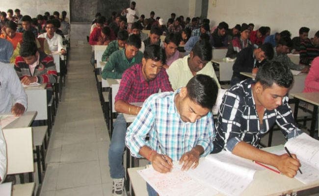 बिहार : ITI परीक्षा रद्द, प्रैक्टिकल में गड़बड़ी करनेवाले सेंटरों से जवाब तलब बिहार : ITI परीक्षा रद्द, प्रैक्टिकल में गड़बड़ी करनेवाले सेंटरों से जवाब तलब