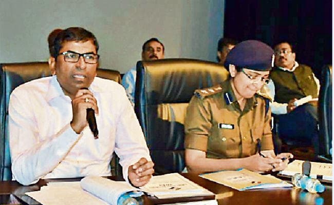 लोकसभा चुनाव को लेकर डीएम और एसएसपी ने की बैठक, तीन दिनों में अतिसंवेदनशील मतदान केंद्रों की मांगी रिपोर्ट