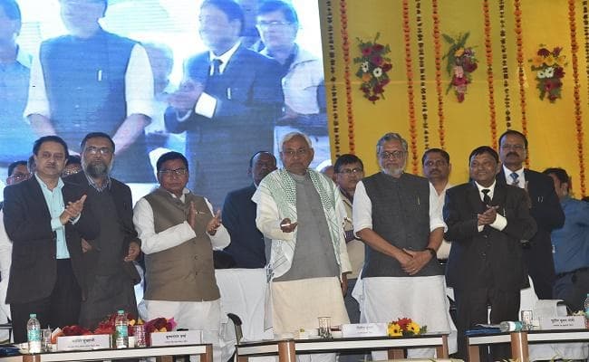 मदरसा शिक्षकों को नीतीश की सौगात, नियमित शिक्षकों को मिलेगा 7वां वेतनमान, नियोजित को समान वेतन मदरसा शिक्षकों को नीतीश की सौगात, नियमित शिक्षकों को मिलेगा 7वां वेतनमान, नियोजित को समान वेतन