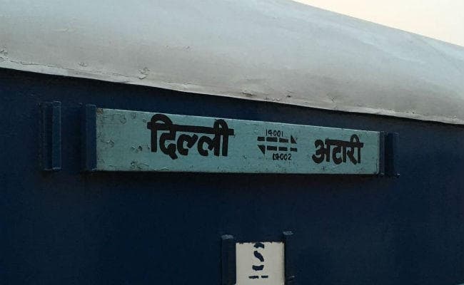 भारत-पाकिस्तान तनाव के बीच 27 यात्रियों को लेकर दिल्ली से रवाना हुई समझौता एक्सप्रेस
