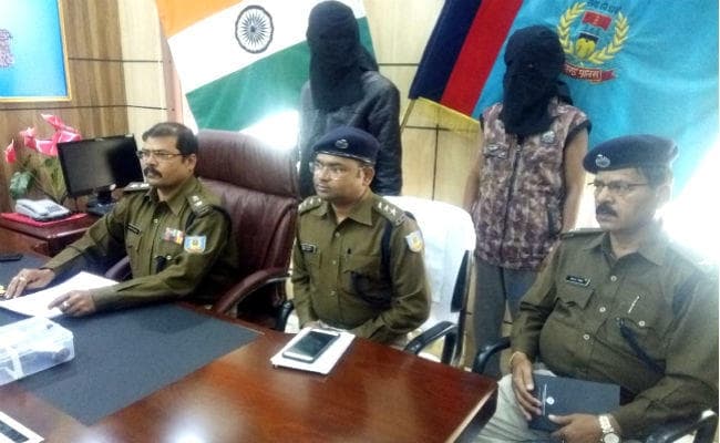 गुमला : फूल विक्रेता देवशंकर हत्याकांड के दो आरोपी गिरफ्तार