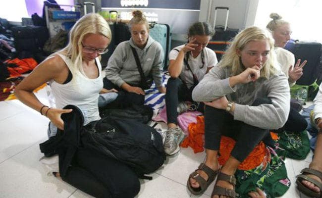 चीन ने भारत-पाक तनाव के चलते पाकिस्तान से आने-जाने वाली सभी रद्द की उड़ानें