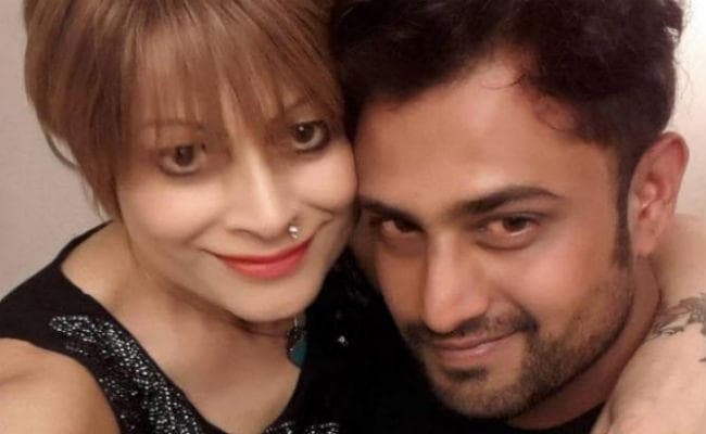 बॉबी डार्लिंग ने मांगा तलाक, पति ने शादी पर ही उठा दिये सवाल