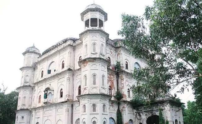 एक लाख करोड़ की शत्रु संपत्ति का ‘सार्वजनिक इस्तेमाल’ कर सकेंगी राज्य सरकारें, गृह मंत्रालय ने दी मंजूरी एक लाख करोड़ की शत्रु संपत्ति का ‘सार्वजनिक इस्तेमाल’ कर सकेंगी राज्य सरकारें, गृह मंत्रालय ने दी मंजूरी