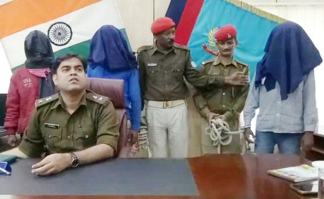 गुमला से तीन पीएलएफआइ उग्रवादी गिरफ्तार