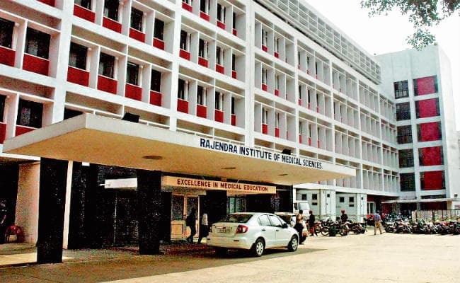 रांची : पीजी ले रहा था एमबीबीएस की क्लास, तभी पहुंच गये रिम्स निदेशक, फैकल्टी को किया शो-कॉज