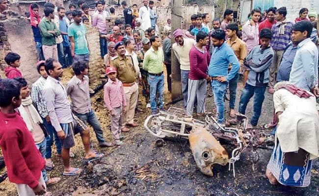 शिवहर : आग से 12 घर जले, बच्ची की मौत