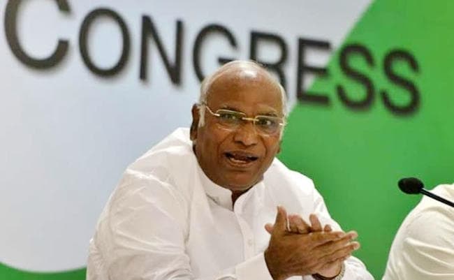 खड़गे ने फिर किया लोकपाल चयन समिति की बैठक का बहिष्कार