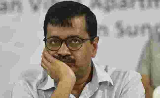 केजरीवाल को मानहानि मामले में पेश होने का निर्देश