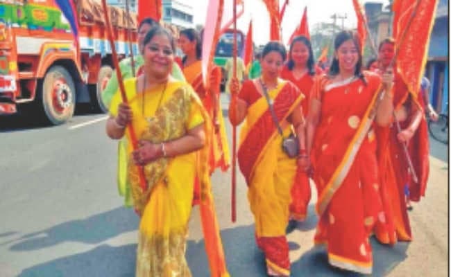 रंगभरी एकादशी पर निशान यात्रा निकली