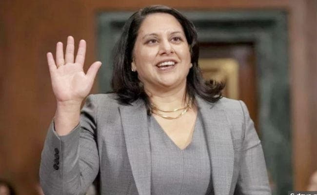 भारतीय मूल की नेओमी राव ने अमेरिका में न्यायाधीश पद की शपथ ली