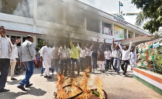 बिहार : कांग्रेस को देनी पड़ी बड़ी कुर्बानी, महागठबंधन में बने रहने के लिए पारंपरिक सीटें भी छोड़ दी