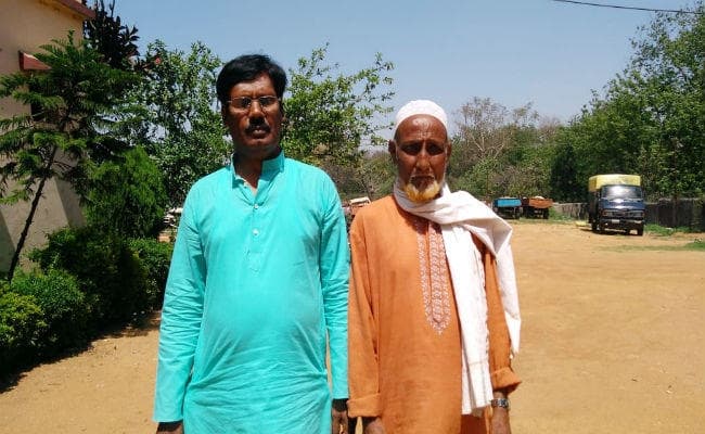 होली में गुलाल लगाने पर सुन्नत उल्लाह को किया जा रहा प्रताड़ित, समाज से निकालने की धमकी