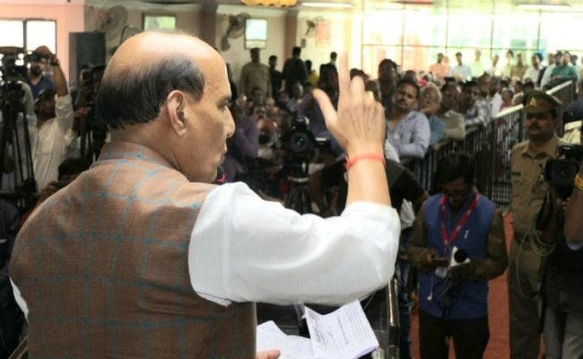 बोले राजनाथ सिंह- चौकीदार चोर नहीं, चौकीदार प्योर है, चौकीदार का दोबारा पीएम बनना स्योर है