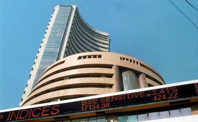 शेयर बाजारों में दो दिनों की गिरावट पर लगा ब्रेक, 425 अंक उछला सेंसेक्स