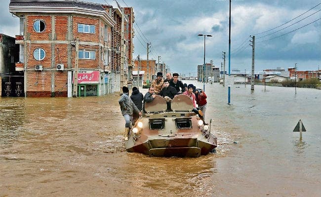 ईरान में बाढ़ से भारी तबाही, अब तक 21 की मौत, 100 घायल