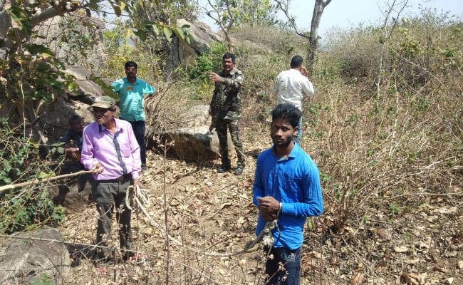 गुमला : प्रेमिका से दुष्कर्म के बाद हत्या, शव को गुफे में छिपाया