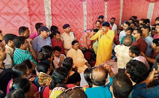 कटिहार : पटना में वरिष्ठ नेताओं से बातचीत के बाद माने भाजपा के बागी अशोक अग्रवाल, वापस लिया अपना नामांकन