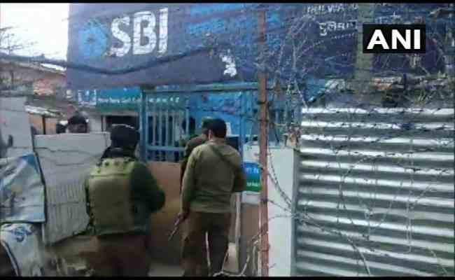 CRPF पोस्ट पर ग्रेनेड हमला, एक जवान घायल