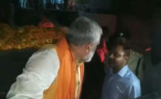 देखें एसडीओ व केंद्रीय मंत्री अश्विनी चौबे के बीच नोकझोंक का वीडियो, तेजी से हो रहा है वायरल